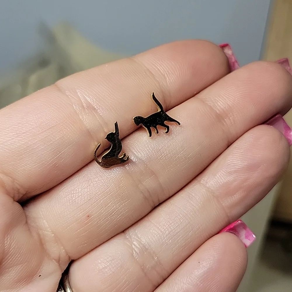 Playful Cat Silhouette Stud Earrings, choice of color - Picture 6 of 8